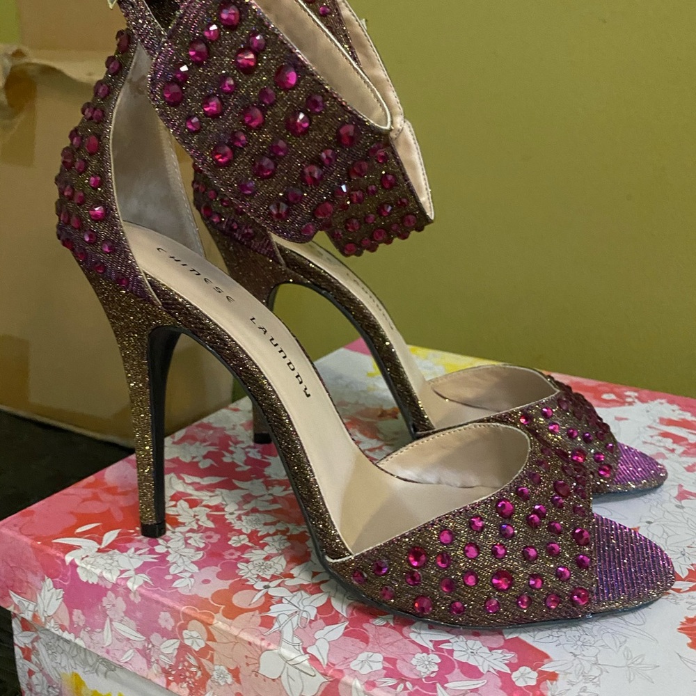BRAND NEW PurplePink shimmery silver stud sandal